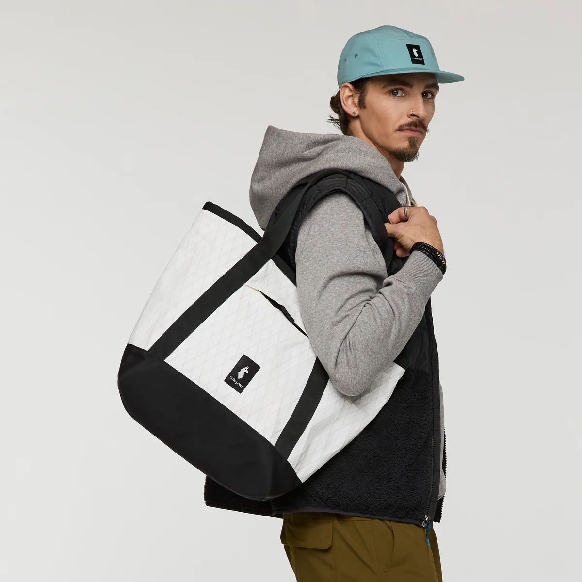 Contiguo 22L Tote - Image 29