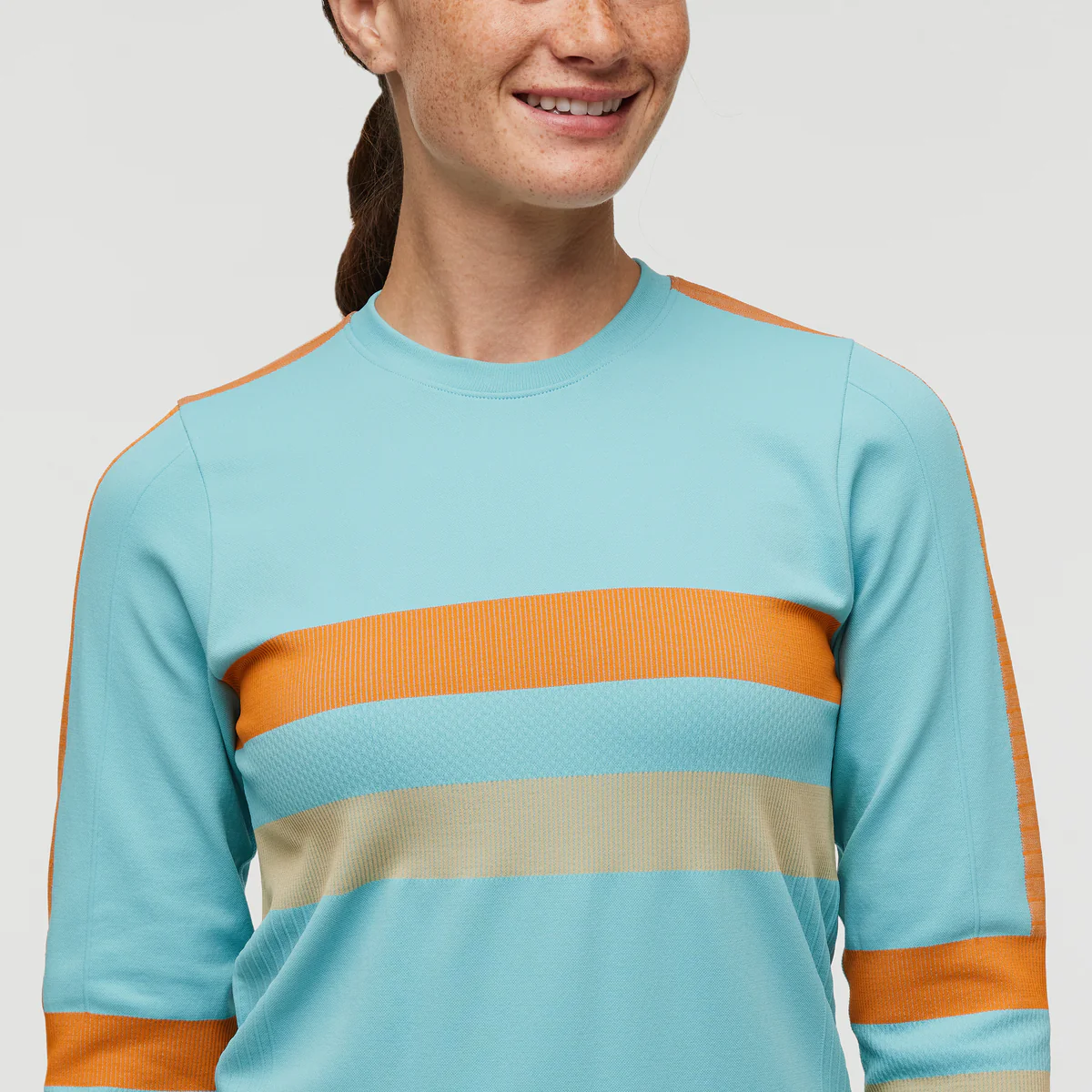 Debajo Seamless Baselayer Crew - Women's - Image 10