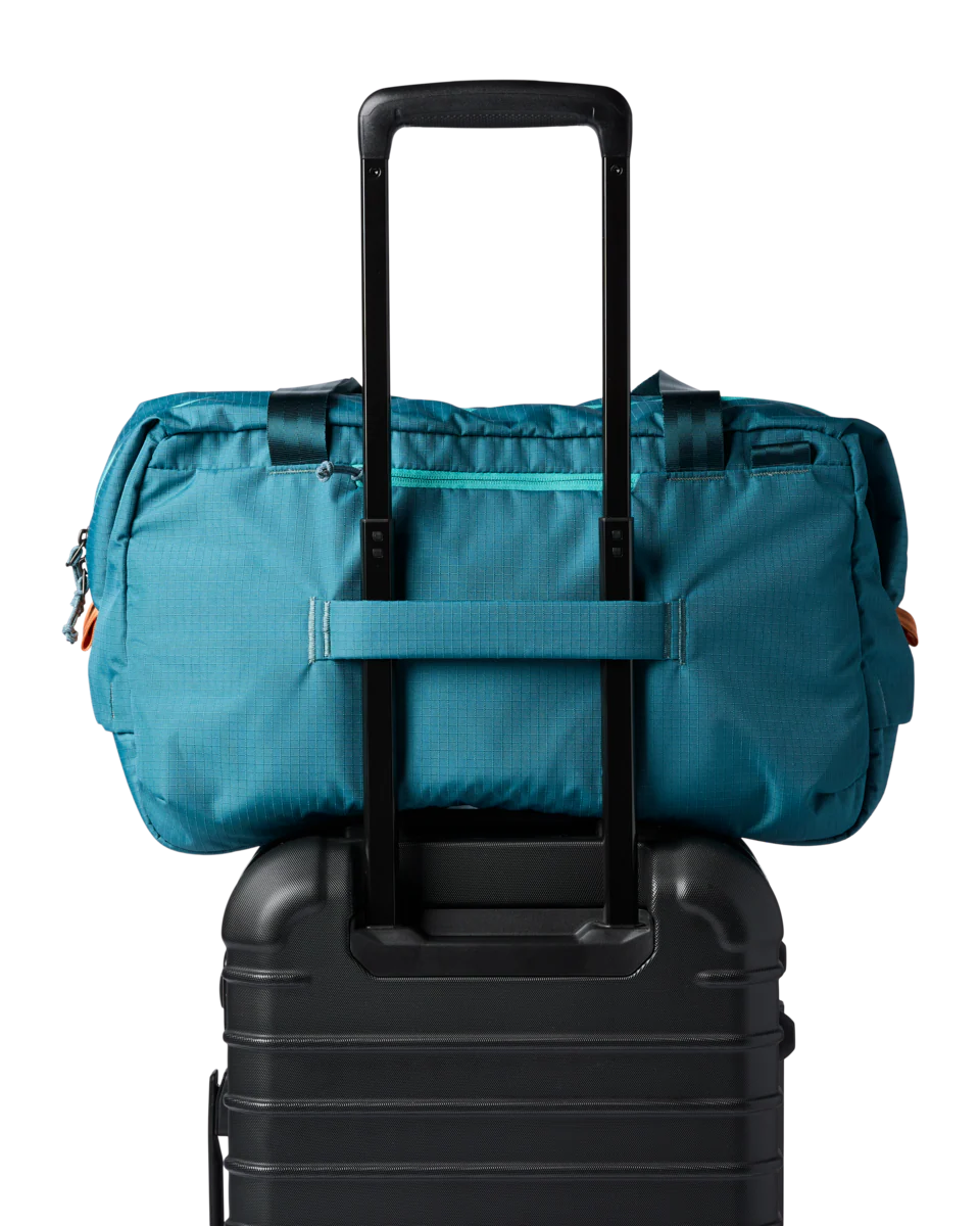 Viaje 35L Travel Duffel - Image 10