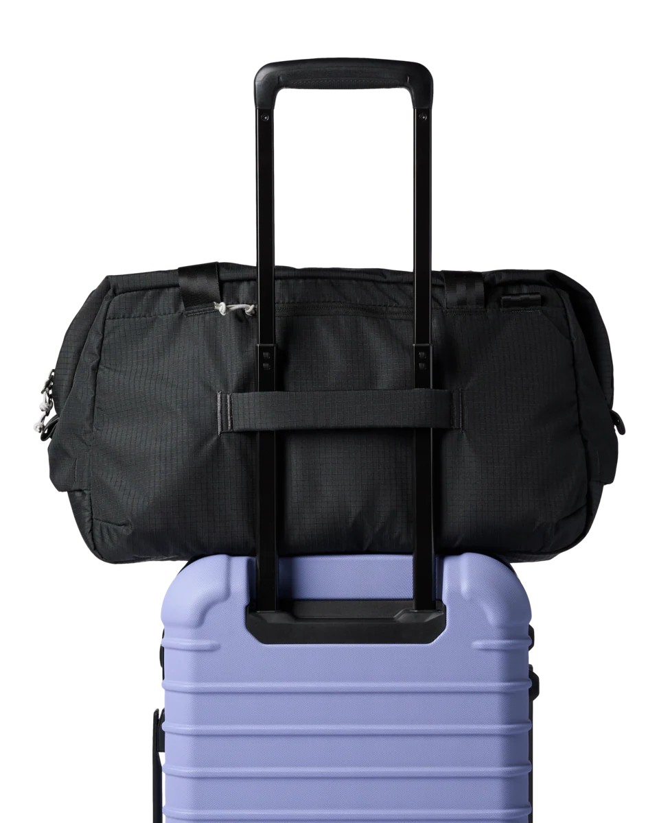 Viaje 35L Travel Duffel - Image 15