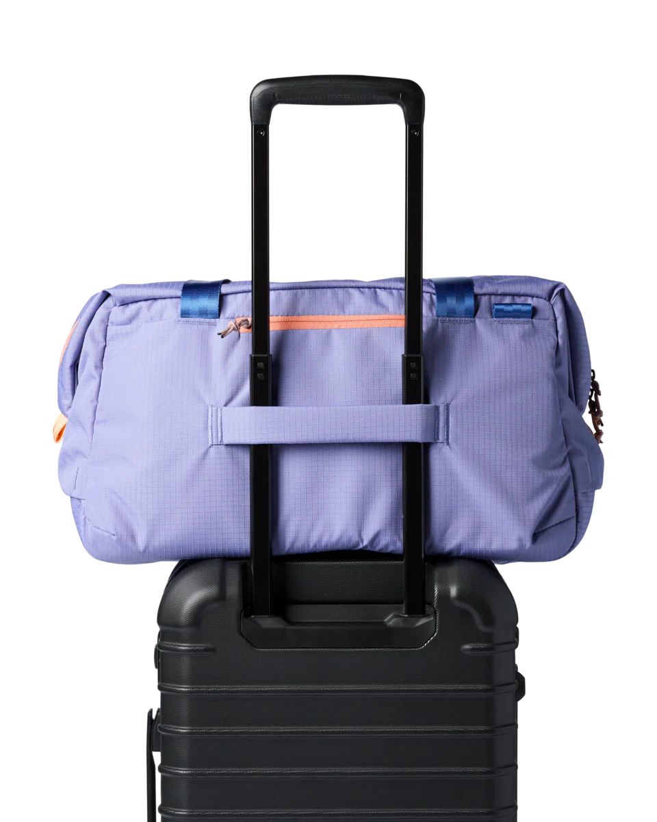 Viaje 35L Travel Duffel - Image 5